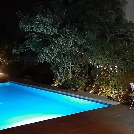 La Cigale Et La Fourmi Apartment Nimes Exterior photo