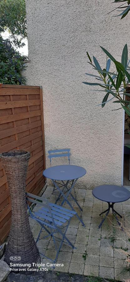 La Cigale Et La Fourmi Homestay *