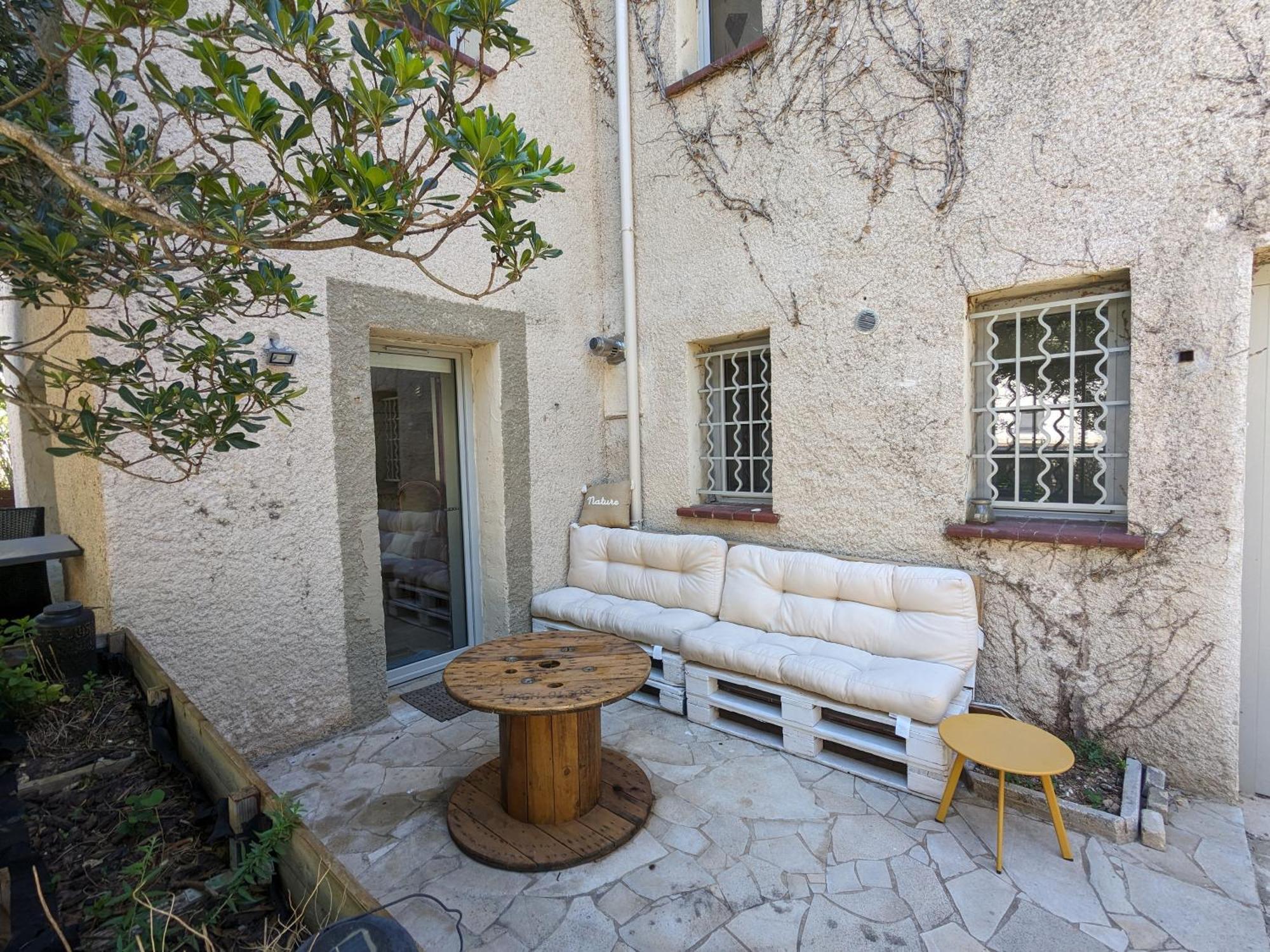 La Cigale Et La Fourmi Homestay Nimes